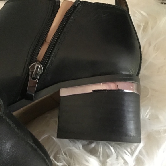 Leather booties - Picture 3 of 3